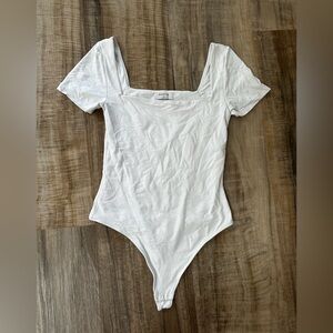 Aritzia Babaton Square Neck with short sleeves in White